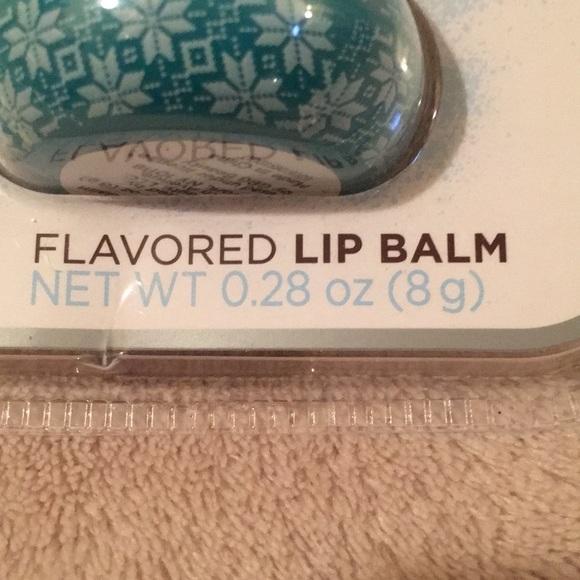Mint Truffle Flavored Kisses Lip Balm NWT .28 oz - Picture 5 of 7